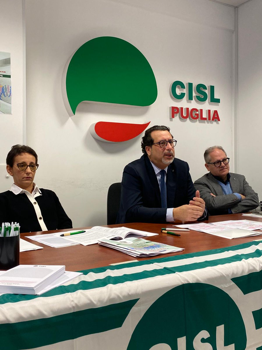 CislPuglia's tweet image. Conferenza stampa #CislPuglia, @CastellucciAnto: di fronte ad un contesto socioeconomico complesso, è giunto il momento di avviare un Patto Sociale di Responsabilità che possa guidare la #Puglia verso un futuro di sviluppo, coesione e benessere per tutti i suoi cittadini