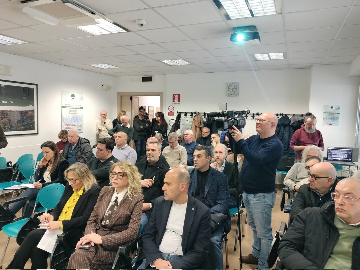 CislPuglia's tweet image. Conferenza stampa #CislPuglia, @CastellucciAnto: di fronte ad un contesto socioeconomico complesso, è giunto il momento di avviare un Patto Sociale di Responsabilità che possa guidare la #Puglia verso un futuro di sviluppo, coesione e benessere per tutti i suoi cittadini