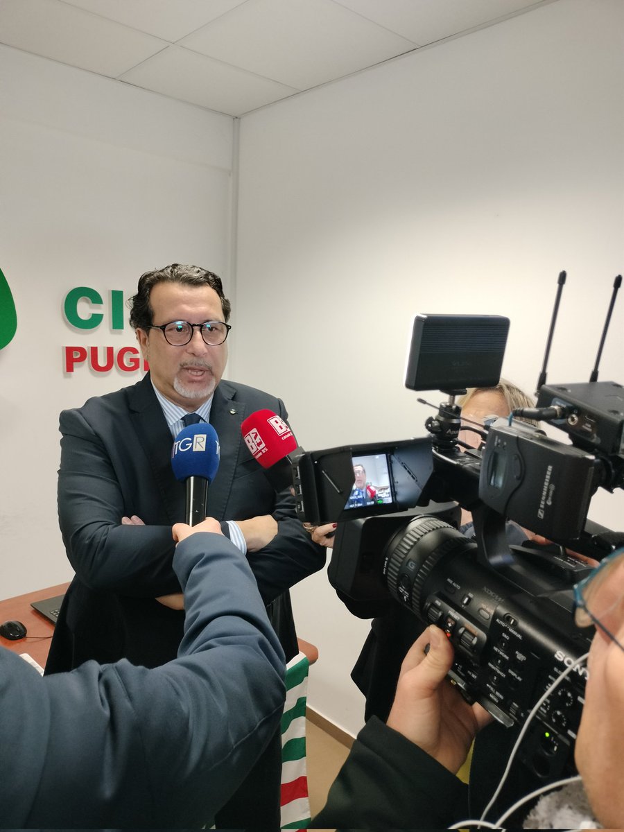 CislPuglia's tweet image. Conferenza stampa #CislPuglia, @CastellucciAnto: di fronte ad un contesto socioeconomico complesso, è giunto il momento di avviare un Patto Sociale di Responsabilità che possa guidare la #Puglia verso un futuro di sviluppo, coesione e benessere per tutti i suoi cittadini