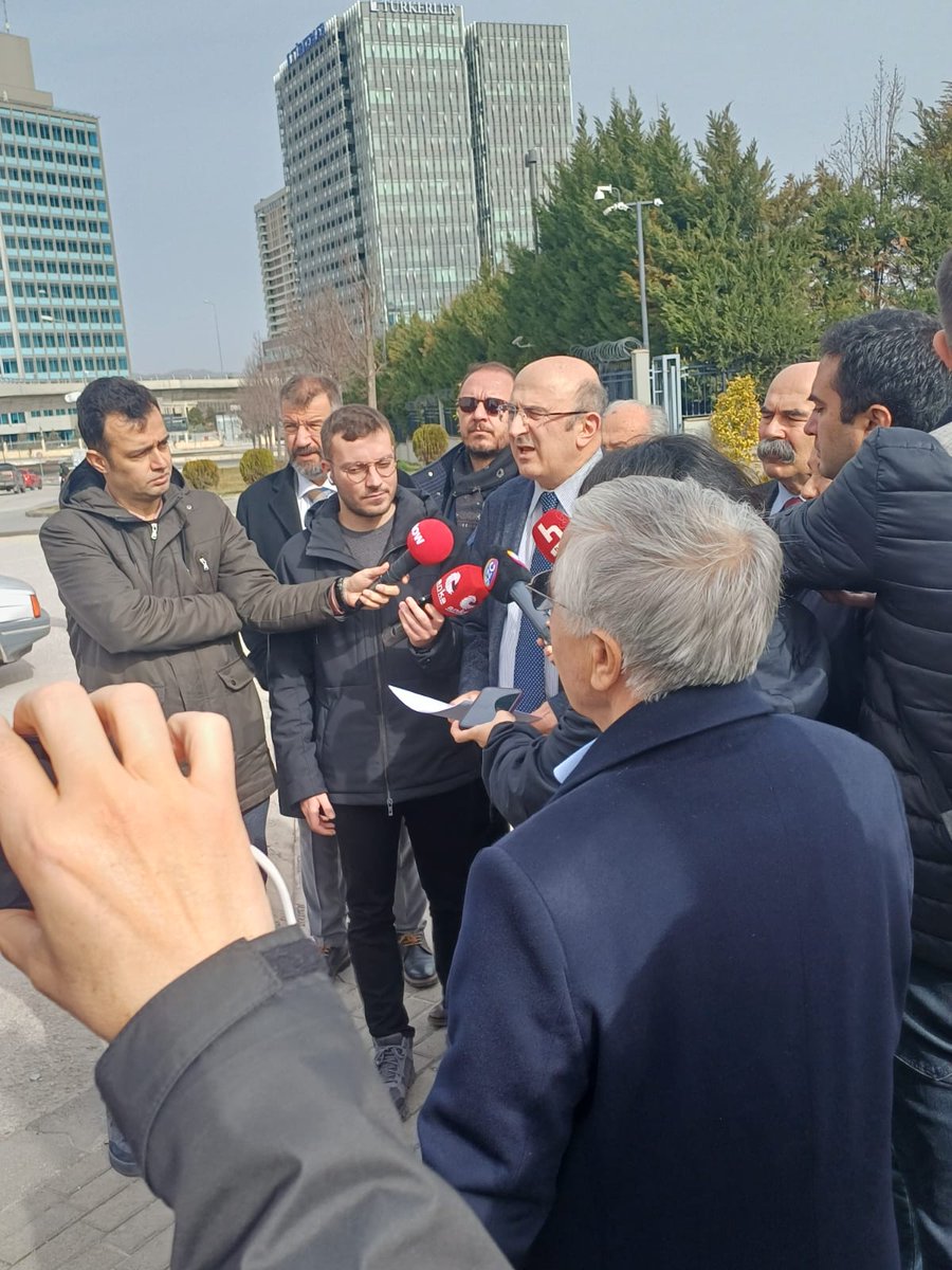 AKIN GÜRLEK'İN ADALET BAKANI OLARAK ATANMASI KONUSUNDA, DANIŞTAY'A 16.02.2026 TARİHİNDE AÇILAN İPTAL DAVASI HAKKINDAKİ BASIN AÇIKLAMASI

Ankara Barosuna kayıtlı avukatlar olarak, Akın Gürlek'in Adalet Bakanı atanmasına ilişkin Cumhurbaşkanı Kararı'nın iptali ve yürütmenin