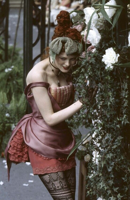 LaModeUnknown's tweet photo. The SUPERIORITY of Christian Dior by ✨️John Galliano✨️ Fall/Winter 1997 Couture.🪡 https://t.co/aVuOluUIb7