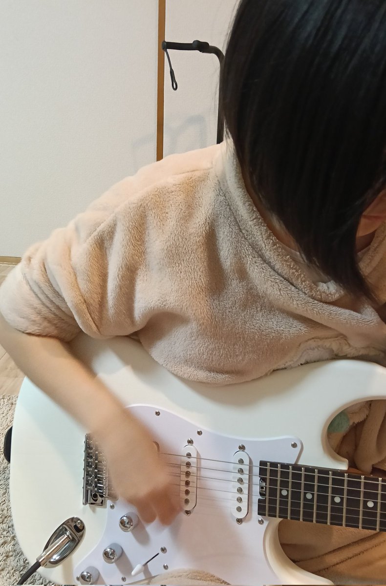 こちら、娘がギターをはじめてギター仲間と交流していきたいと作ったXアカウントです。
↓
<a href="/yosida_hajimeta/">吉田</a> 
お優しいギタリストの先輩方、良ければフォローよろしくお願いいたします🙇✨️ぜひ色々とご教示ください。
#ギターはじめました
#Bacchus
#バッカス
#ギター初心者
#不登校の親