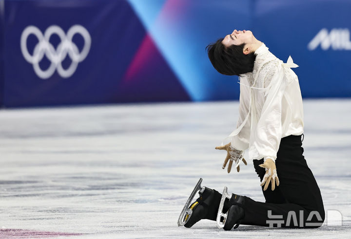 It has been confirmed that on February 21st, #JunhwanCha #차준환 will be skating in the Exhibition Gala of the 2026 Milano-Cortina Winter Olympics!

A KSOC official confirmed that Junhwan received an official invitation from the ISU to attend the gala. 
🔗: