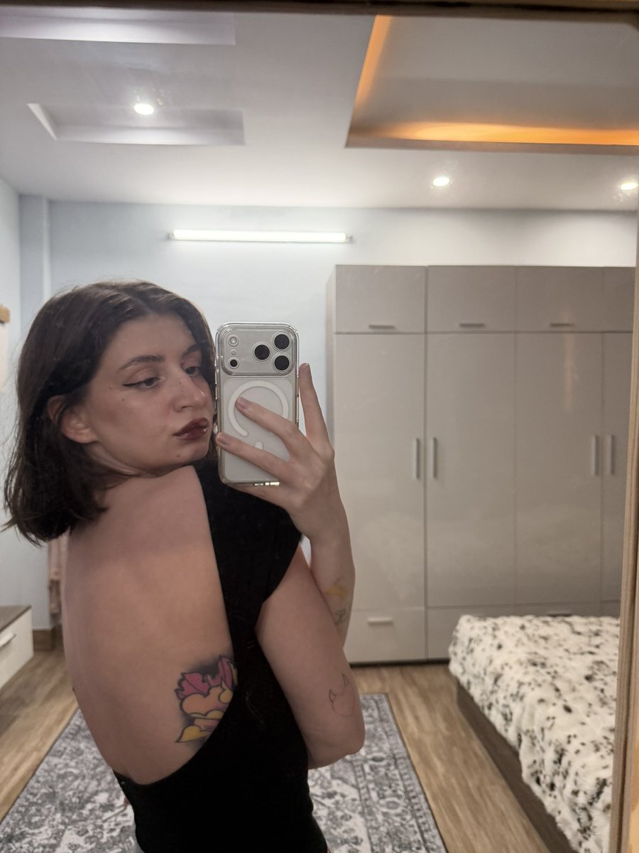FVCK_VIRGIN's tweet photo. Это я 
Вдруг кто забыл https://t.co/mGpOAF3Y79