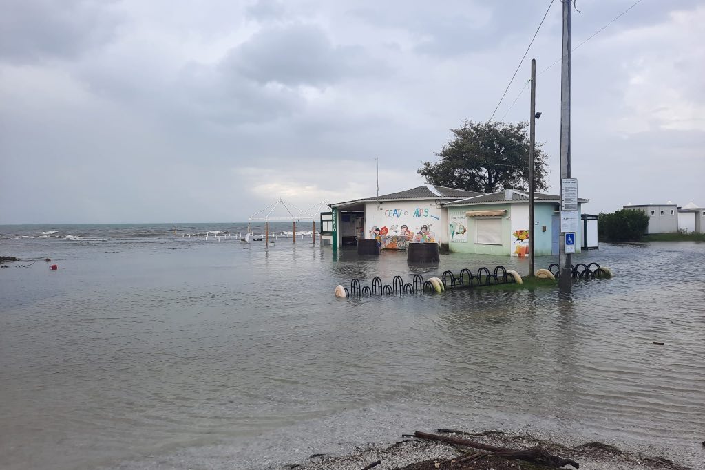 Allerta meteo sul Friuli Venezia Giulia, fronte atlantico in arrivo: rischio acqua alta sulla costa  triesteallnews.it/2026/02/allert…