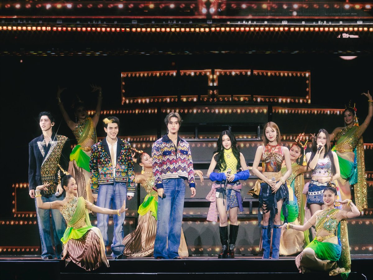 jaoyng IG 🤍

GEMINI THE RISER SUPERSTAR
FOURTH BORN TO BE ARTIST

#RISERCONCERT
#GeminiFourth #เจมีไนน์โฟร์ท
#Gemini_NT #Fourthnattawat