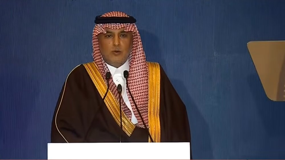 رئيس الهيئة السعودية للبيانات والذكاء الاصطناعي سدايا، عبدالله الغامدي، في المؤتمر الصحفي الحكومي: - السعودية لم تشهد إلغاء "عائلة وظيفية" بسبب الذكاء الاصطناعي وهي الوظائف ذات طبيعة العمل المتشابهة - الذكاء الاصطناعي سيكون له تأثير يصل إلى 3% لبعض الوظائف المحدودة - عملنا مع المركز الوطني للمناهج لتأليف منهج عن الذكاء الاصطناعي وسلمناه له - نعول كثيرا على البيانات الضخمة لمعرفة المناطق والحالات الأشد احتياجا للتبرعات. salamxp 