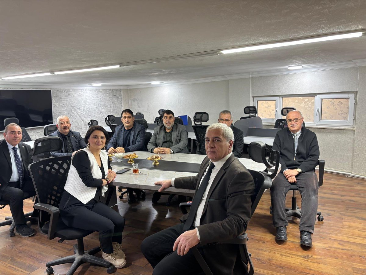 Genel merkezimizin talimatlarıyla başlatılan ‘Komşum Nasılsın’ ziyaretleri kapsamında  REMAX güneş gayrimenkul yönetim ve çalışan arkadaşlarımız ile birlikte terörsüz Türkiye ve Malatya’mız hakkında istişare de bulunduk 
⁦<a href="/gokhangok44/">Gökhan Gök</a>⁩