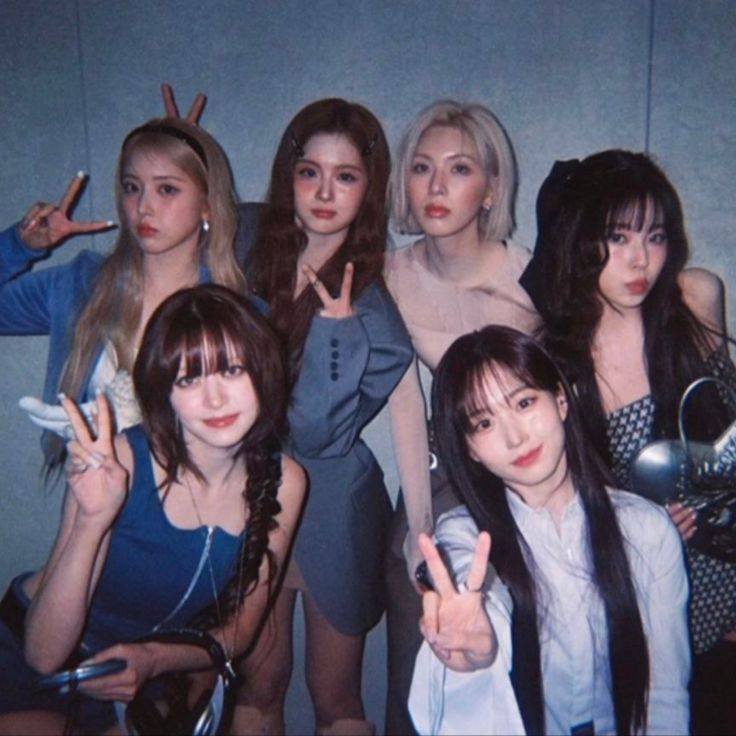 NMIXX members as Filipino Students in one of the big 4 Universities in The Philippines: A THREAD🧵