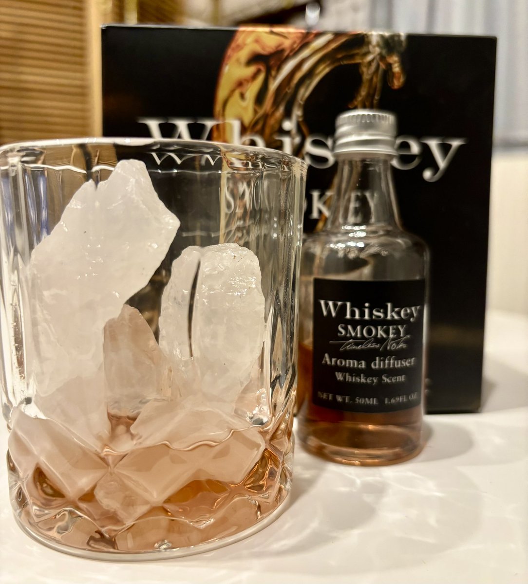 お洒落なアロマディフューザーを買ってみました
全部セットで500円とか良心的

似つかわしくないかな

私の思考はオジサンです