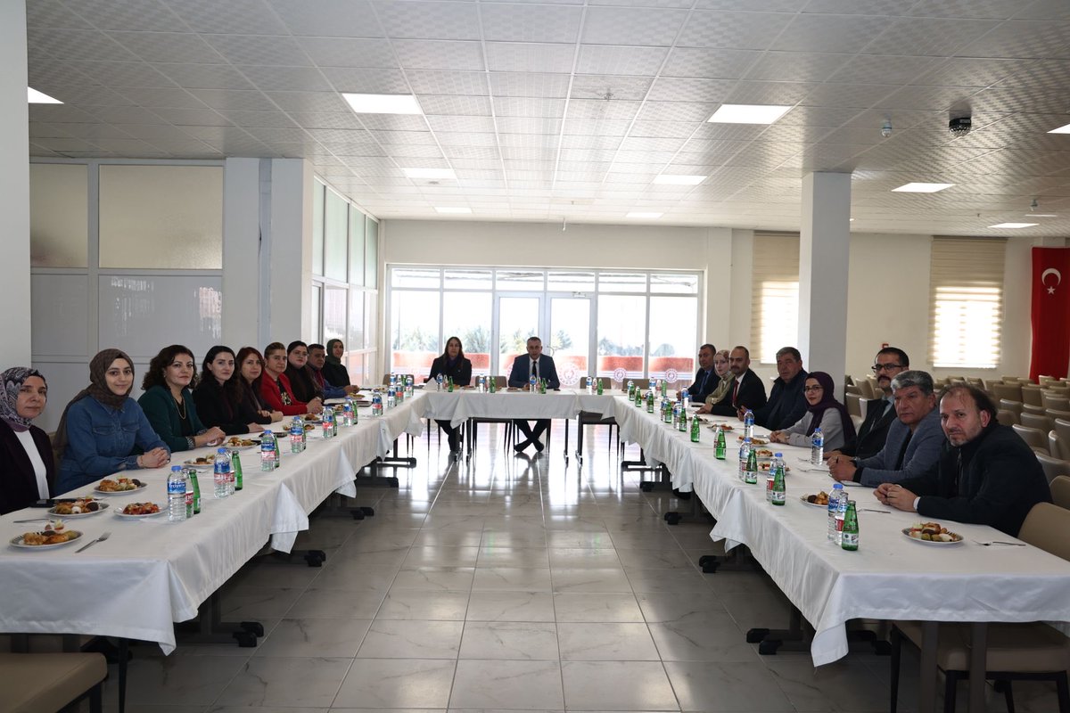 GSB_Nigde's tweet photo. 📍 Fadimana Kız Öğrenci Yurdu’nda Değerlendirme Toplantısı
İl müdürümüz Yüksel Dorul, yurt müdürlerimiz ve değerli personelimizle bir araya gelerek kapsamlı bir istişare toplantısı gerçekleştirdi. https://t.co/k0YLNudcdI