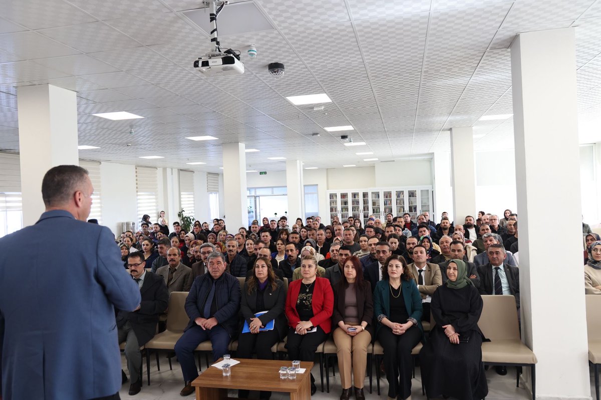 GSB_Nigde's tweet photo. 📍 Fadimana Kız Öğrenci Yurdu’nda Değerlendirme Toplantısı
İl müdürümüz Yüksel Dorul, yurt müdürlerimiz ve değerli personelimizle bir araya gelerek kapsamlı bir istişare toplantısı gerçekleştirdi. https://t.co/k0YLNudcdI