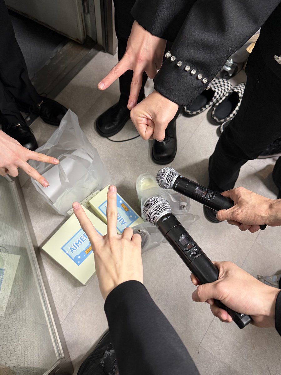 AIMERS_japan's tweet photo. [#AIMERS]

AIMINGからたくさんの愛をもらいました😭愛してます🩷

#AIMERS #에이머스 #エイマス
#AIMERS_1st_FANCONCERT
#WinterConfetti https://t.co/9UkTQXncae