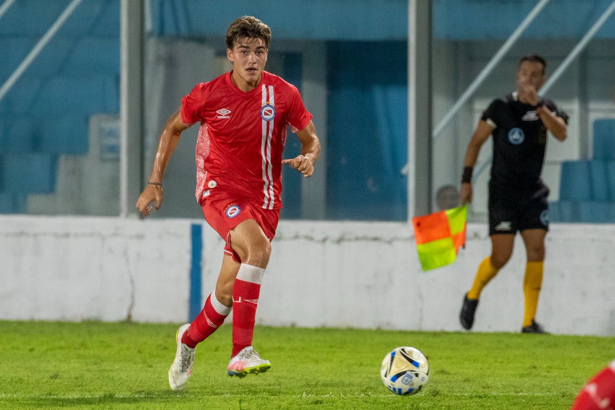 InferioresAAAJ's tweet photo. #AAAJ 🤩 Santino Gianini (defensor central, 2008) tuvo su debut en la reserva de #ElSemilleroDelMundo 🌎 en el empate 0-0 ante Atlético Tucumán. ¡Felicitaciones, Cusa! https://t.co/8VNMe6dmEp