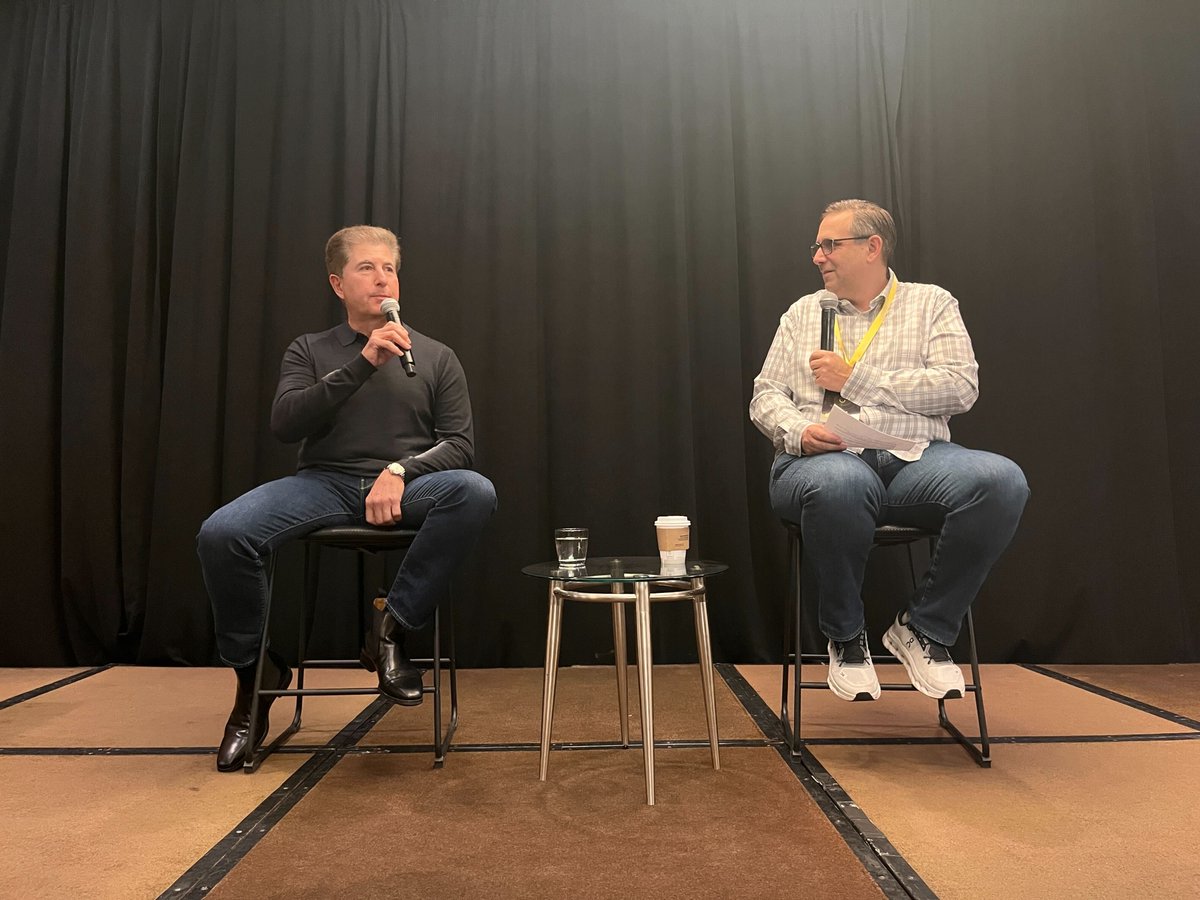 Kustomer tweet media