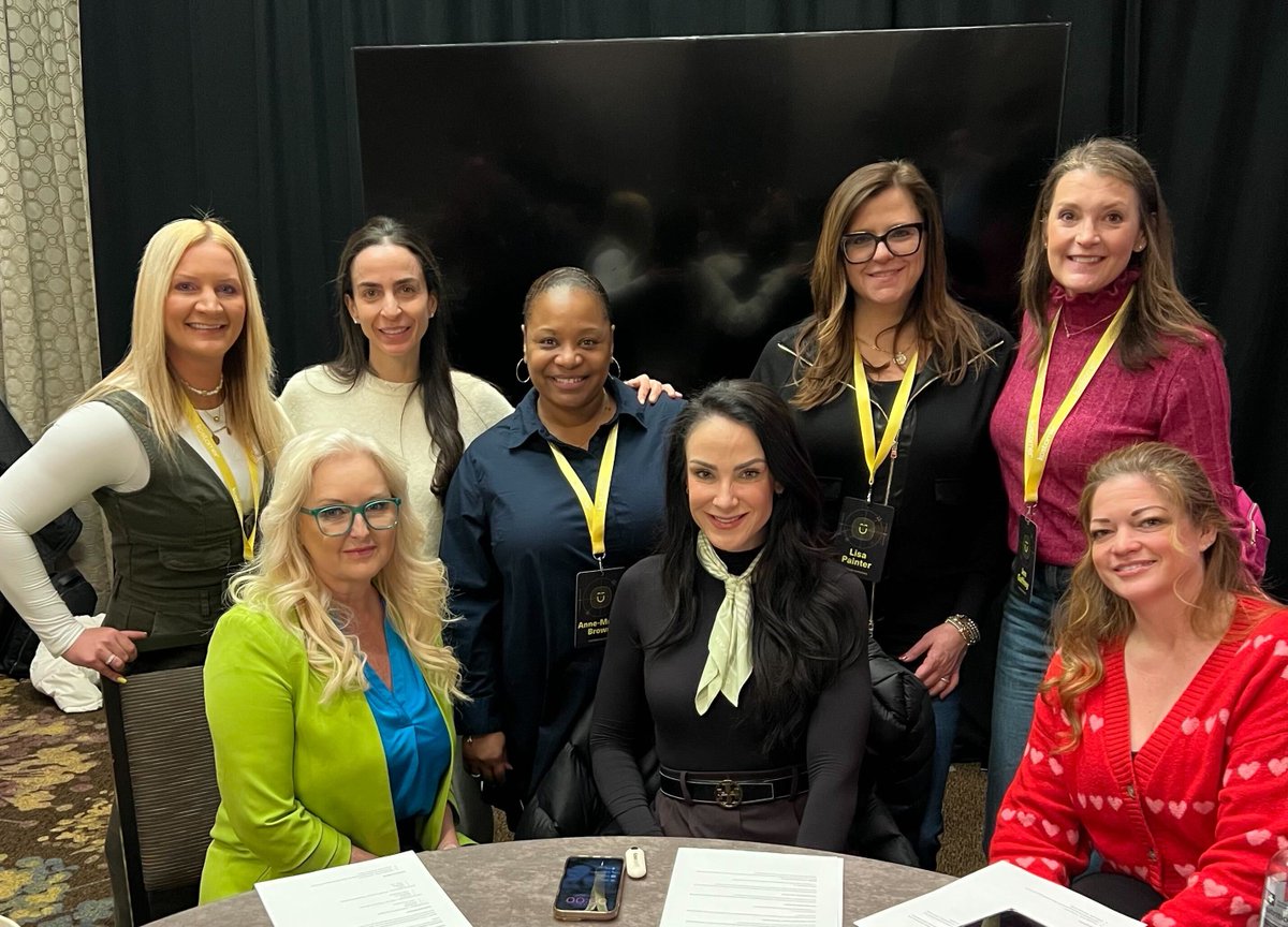 Kustomer tweet media