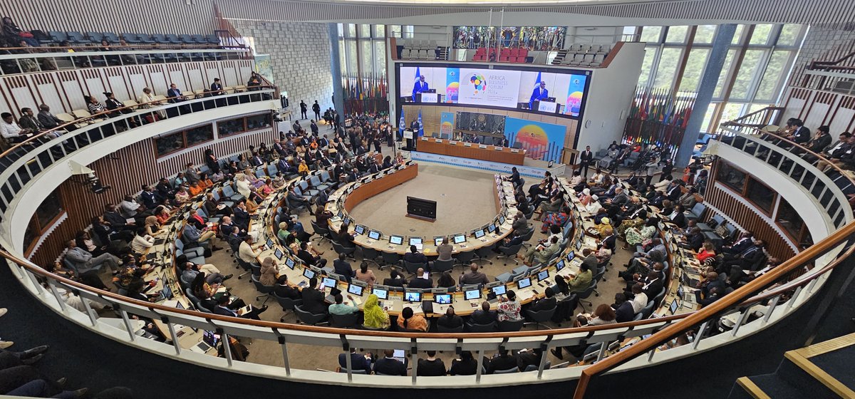fanatelevision's tweet photo. 🇪🇹: Ethiopian President @TayeAtske calls for the creation of a Pan-African innovation corridor to scale startups across the continent

#Ethiopia #ECA #Africa #Agenda2063 

https://t.co/jhzVKX6ozi https://t.co/vA09BThXSJ