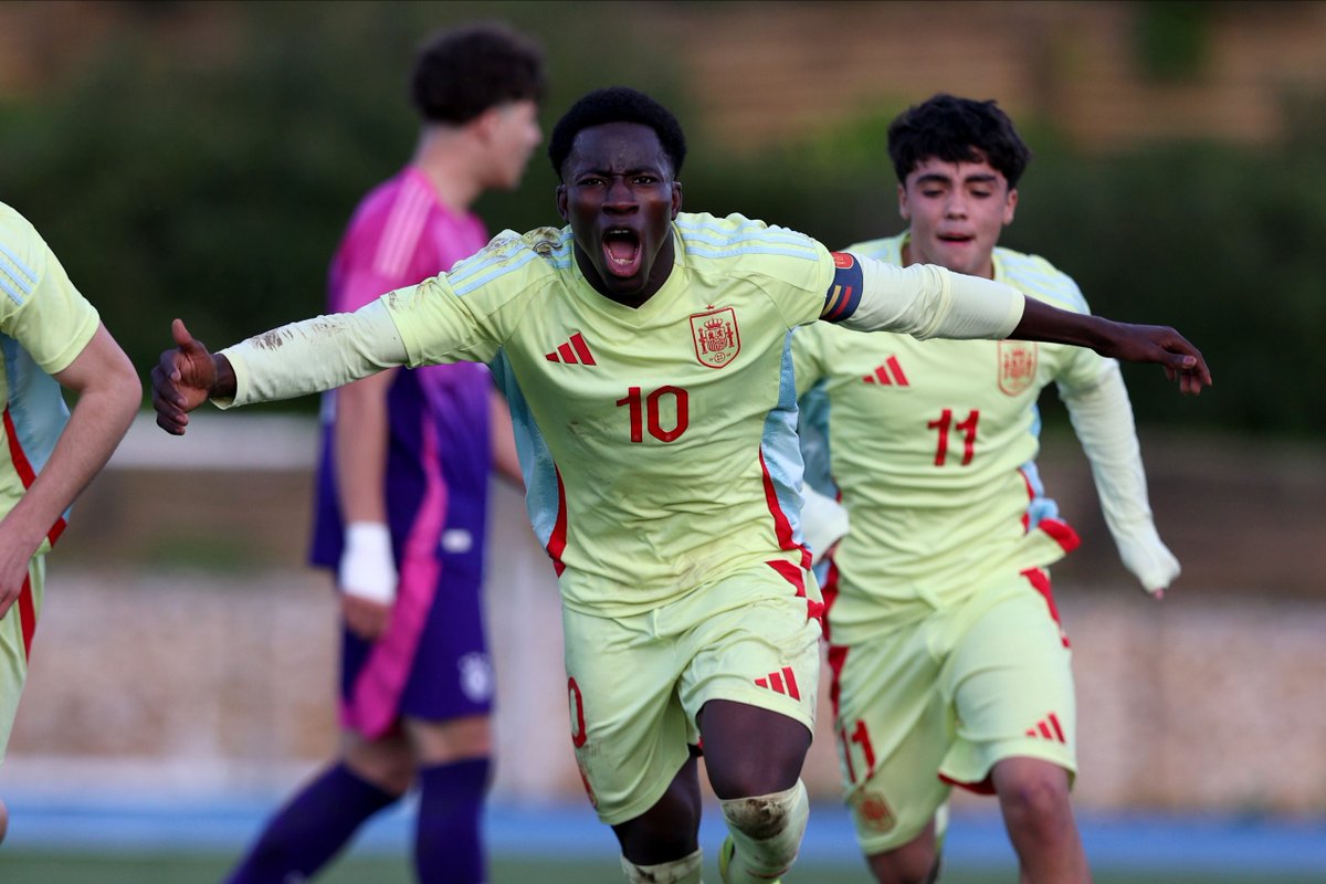 𝗦𝗲𝗺𝗮𝗻𝗮 𝗿𝗲𝗽𝗹𝗲𝘁𝗮 𝗱𝗲 𝗱𝗲𝘀𝗮𝗳𝗶́𝗼𝘀 𝗽𝗮𝗿𝗮 𝗻𝘂𝗲𝘀𝘁𝗿𝗮 𝗯𝗮𝘀𝗲

Hasta cuatro selecciones inferiores tienen compromisos de primer nivel para seguir creciendo.

ℹ rfef.es/es/noticias/se…

#NuestraBase