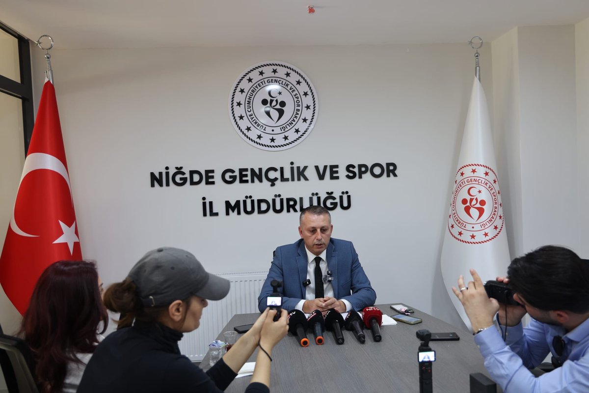 GSB_Nigde's tweet photo. 📍 Yerel basın kuruluşlarının temsilcileri, İl Müdürlüğümüze nezaket ziyaretinde bulunarak İl Müdürümüz Yüksel Dorul ile tanışma toplantısı gerçekleştirmiştir.
iş birliği ve iletişimin güçlendirilmesine yönelik temenniler paylaşılmıştır. https://t.co/9lqkuDgXBu