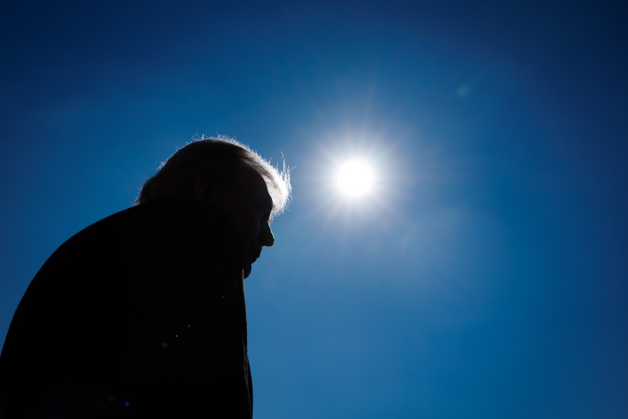 Un 79,5 % de los españoles cree que el presidente Donald Trump, es un "peligro" para la paz mundial y más de un 80 % rechaza su pretensión de quedarse con Groenlandia. #ImpactoLatino #Trump #españoles #paz