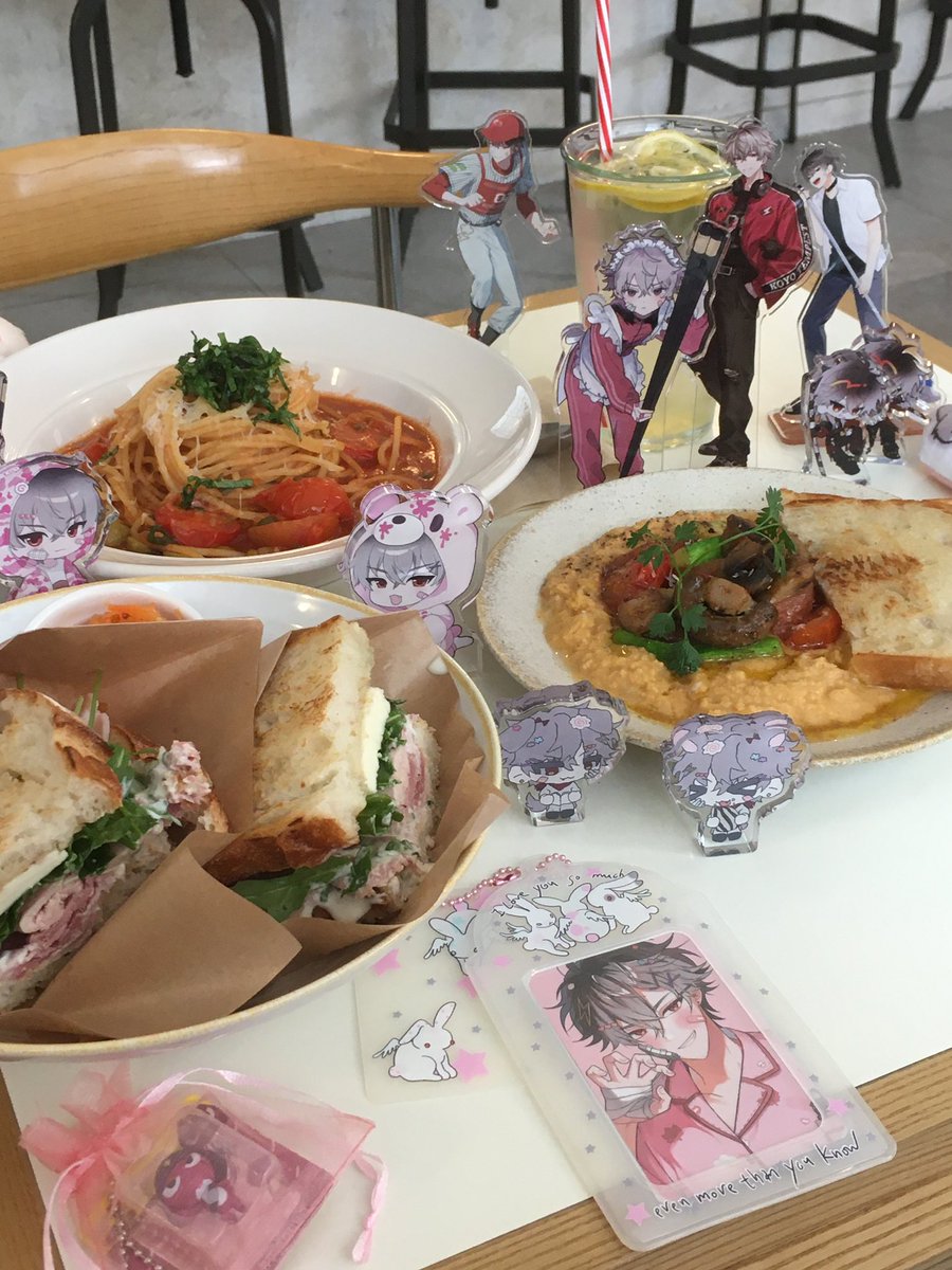shuniwas's tweet photo. 이러고 놀러다니는게 젤잼잇는거아는사람 💕💕 https://t.co/QatAJpEWDb