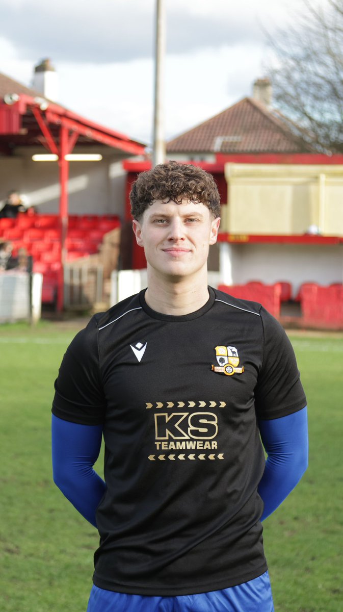 HartleyFC's tweet photo. More player news anyone?
…thought so⬇️

Welcome to The Row Owen Tanner.

Midfielder Tanner is no stranger to the management after many years together at Knaphill. Owen boasts a lot of experience &amp; a work rate &amp; desire to match. 

Welcome to The Row @owenjtanner 🤝

#UTR🧡💙 https://t.co/PmzHH4JrAw