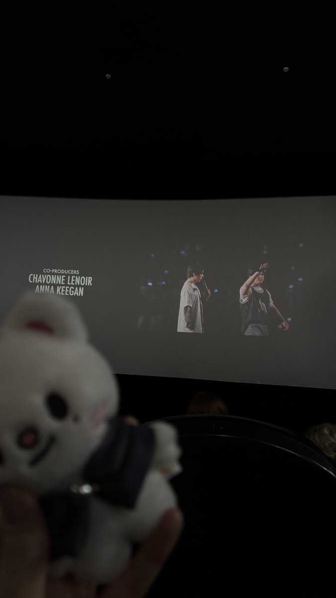 мда, треш🌊 saw skz tweet media