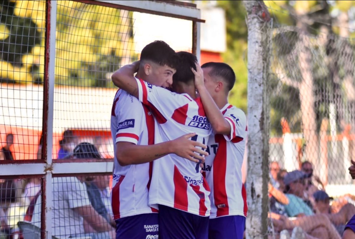 #Union enfrenta desde las 17hs a #AAAJ | 

Agustín Chávez 

Gael Canteros
Tomás Fagioli 
Mateo Aimar 
Lucas Ayala 

Benjamín Pérez 
Santino Vera 
Mateo Peresutti 
Ricardo Solbes 

Valentín Cerrudo 
Ignacio Pedano