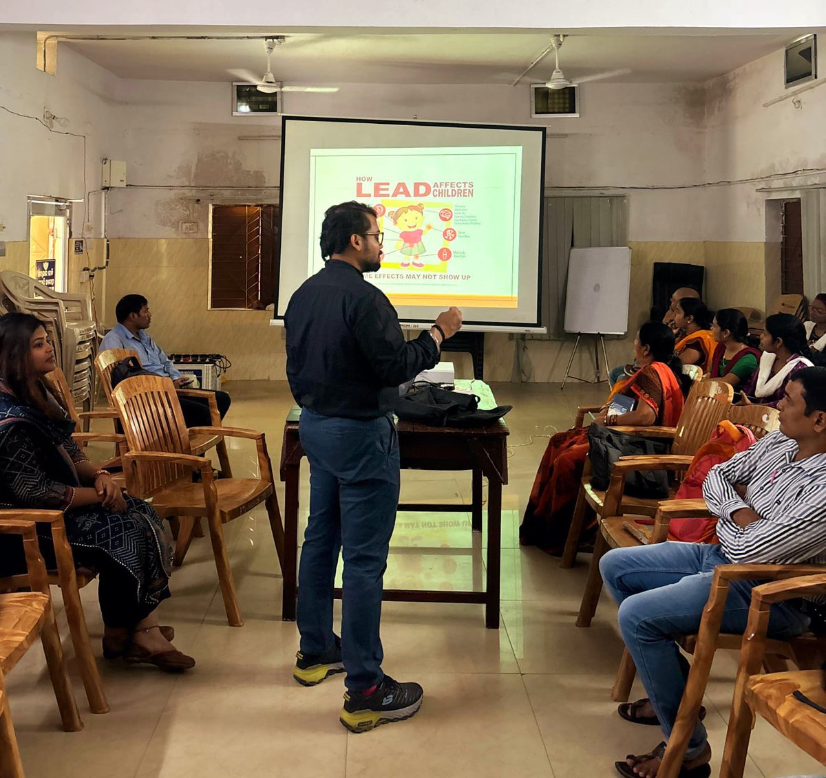 ⛏️In Odisha’s mining belts, livelihoods depend on the land—but that same land conceals invisible hazards. Children and pregnant women in nearby communities are silently exposed to lead through everyday products and environmental sources.

👥When we first engaged with families