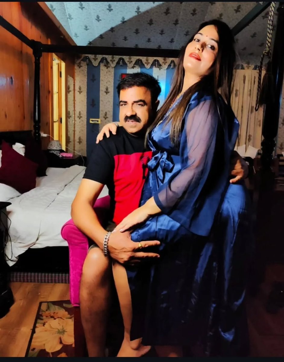 Aaj full mausam bana diya husband ne.