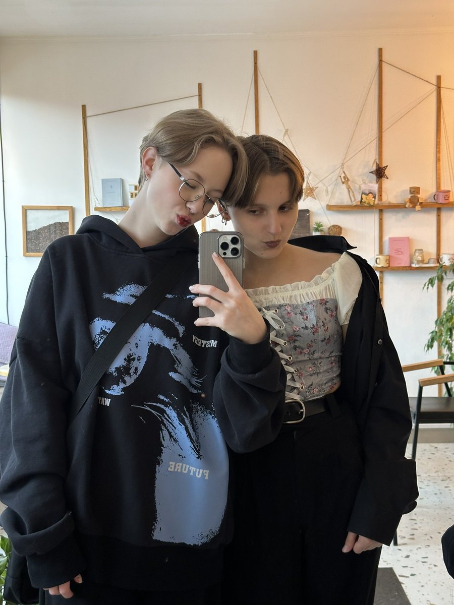 терешкова☆ tweet media