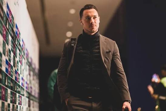 📋| تشكيلة #الأهلي أمام شباب الأهلي:

عبدالرحمن الصانبي
علي مجرشي
روجر ايبانيز 
ريان حامد
زكريا هوساوي
زياد الجهني 
فالنتين أتانجانا
إنزو ميو
رياض محرز
ويندرسون جالينو
فراس البريكان