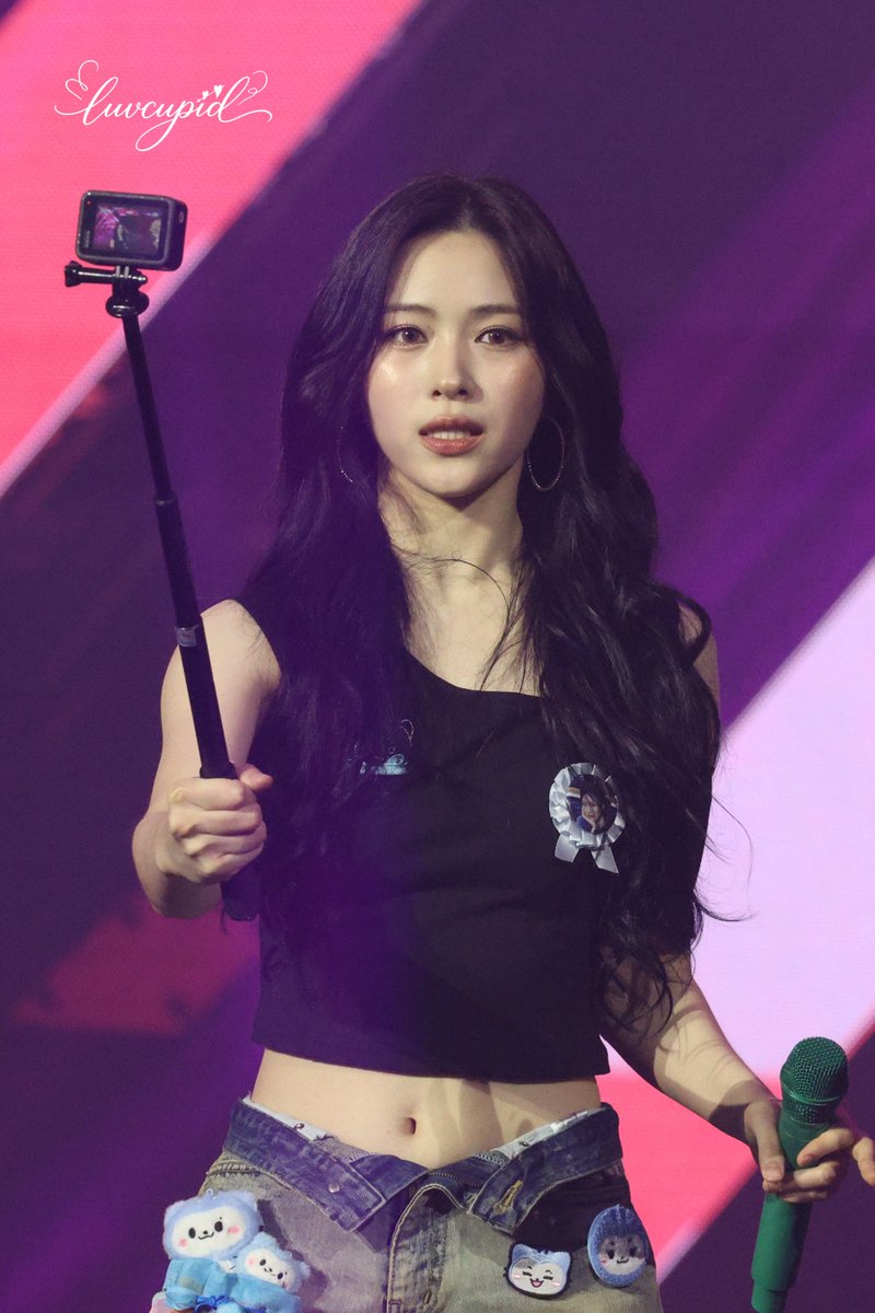 얼굴 진짜 미쳤다(P)