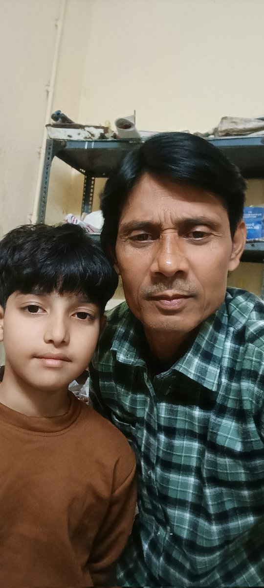 मिलिए बेहद प्रतिभाशाली उभरते हुए सिंगर @Viraj_Kapur से । ये अबतक मेरे तीन गीत, ग़ज़ल "हैप्पी न्यू इयर" "जी चाहता है" और "चुपके चुपके" को अपनी ख़ूबसूरत मनमोहक आवाज़ से सजा चुके हैं। आप इन्हें भरपूर सपोर्ट दें और इनके यूट्यूब चैनल को सब्सक्राइब करलें, शुक्रिया 💞🎉