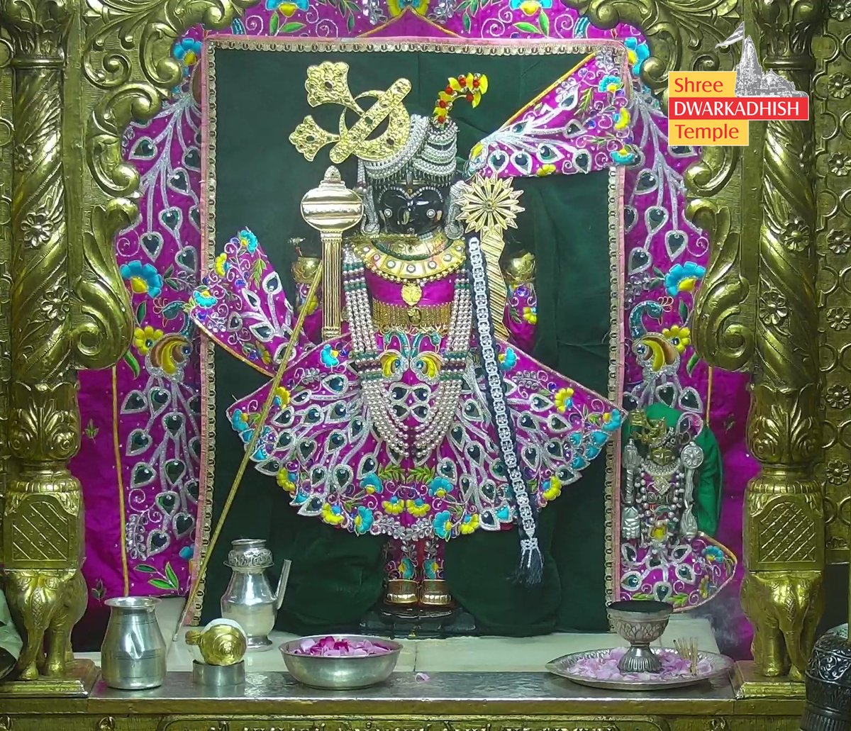 राजाधीराज द्वारीकाधीशजी के संध्या आरती दर्शन 🙏🏻
श्री द्वारकाधीश मंदिर द्वारका,गुजरात
दिनांक :- 16/02/2026 सोमवार                          

#dwarka #sandhyaaarti
#ShridwarikadhishmandirOfficial