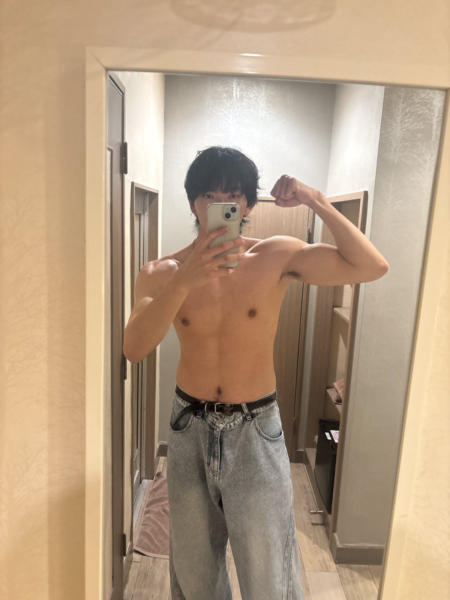 junsy2001's tweet photo. ラブホは盛れるのかもしれない
#裏垢男子　#男の娘と繋がりたい
#裏アカ男子　#ニューハーフと繋がりたい https://t.co/FUeLJdJDtm