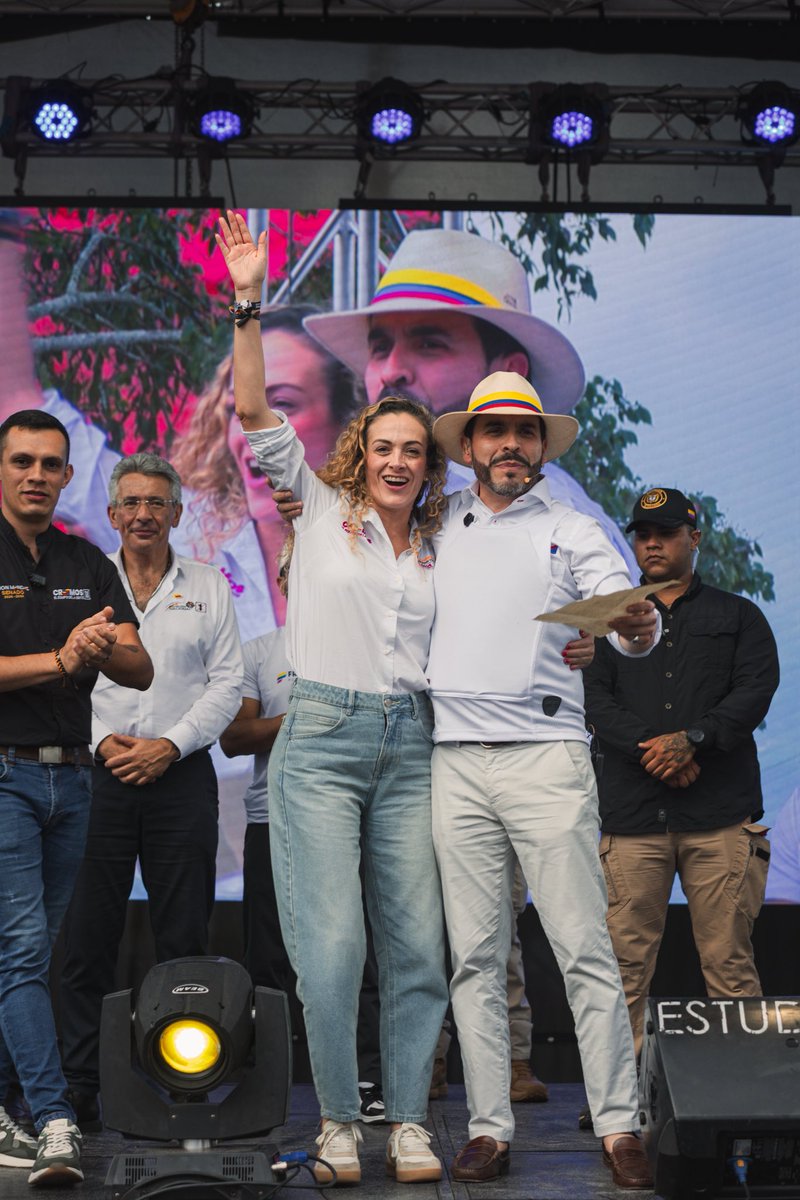 Gracias, Ibagué, por su compromiso, su energía y por creer que Colombia merece un mejor rumbo. 🇨🇴
Nos llevamos su fuerza y su esperanza para seguir trabajando por las regiones y por la gente.

Este camino lo construimos juntos <a href="/ABDELAESPRIELLA/">Abelardo De La Espriella</a> 
Vota Senado 🇨🇴CREEMOS 1️⃣ 💪