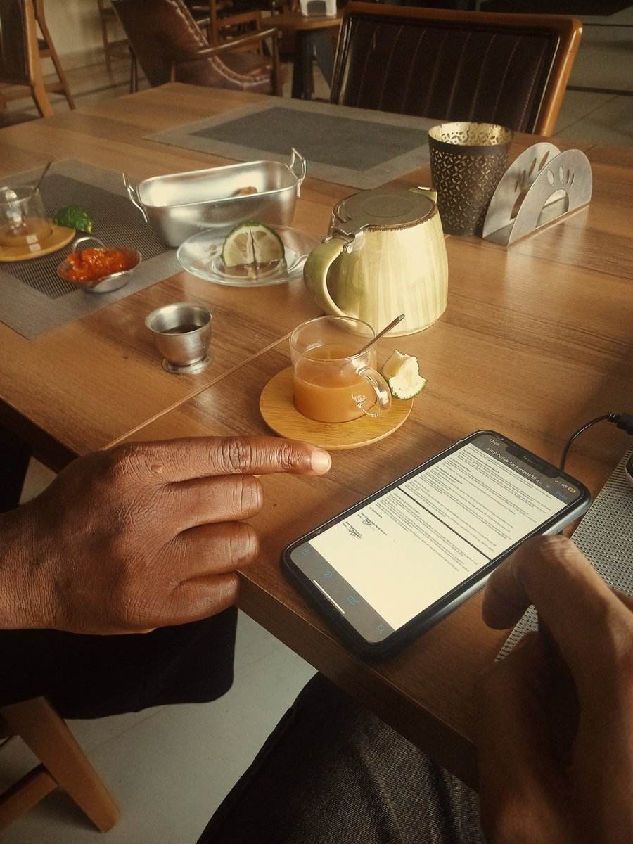 Quick business lunch with  <a href="/ObaGunzz/">Gunzz</a>, #INRS Locked in! 🔏🖊