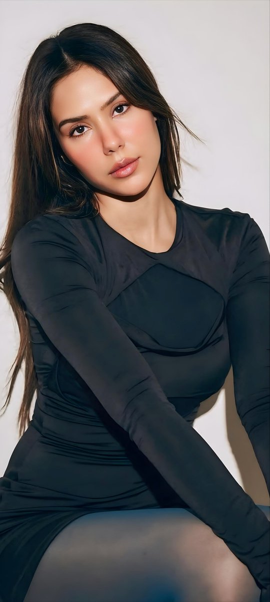 WallpaperIndian's tweet image. Deep black shade creating mysterious mood
👑 Sonam Bajwa 🖤

#SonamBajwa #Sonam