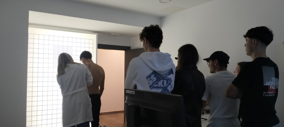 CAMD_info's tweet photo. 🎓🏃♂️🏃♀️Alumnado de 1º del Ciclo Formativo de Grado Superior en TS de Acondicionamiento Físico del @laUni_Malaga ha visitado el #CAMD de Málaga 🏥⚕️Conocieron el trabajo que se hace allí y comprendiendo la importancia de la valoración médica antes y durante el ejercicio🩺 https://t.co/SzHKq5wC1o