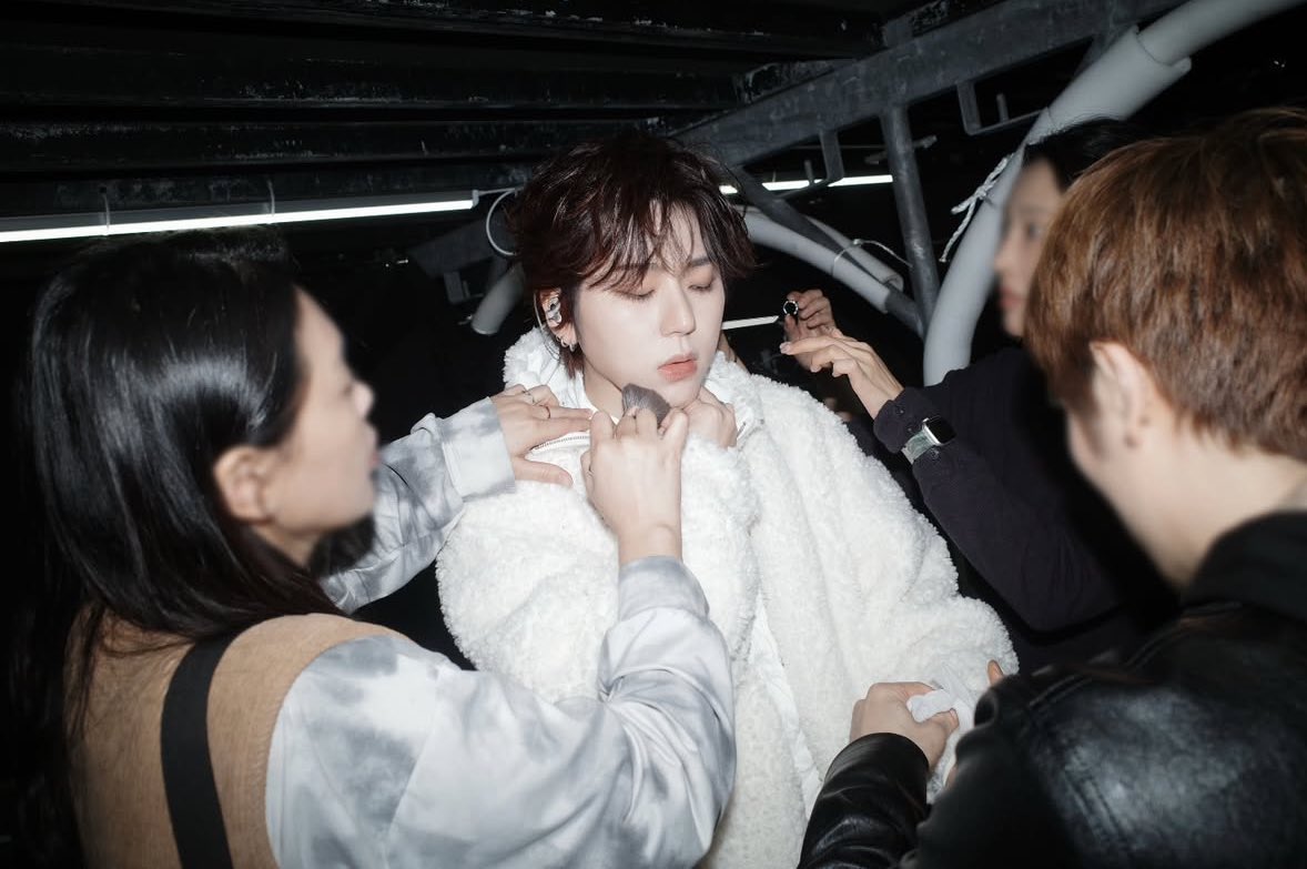 제발 이런 흰냥이한테 간택당하고싶음 ㅜ