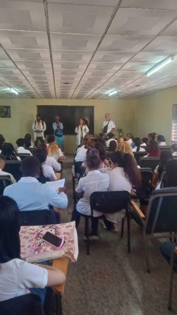 Vice Dirección Docente Policlinico Ángel Machaco Ameijeiras 
 
 Recibimiento a estudiantes de las distintas especialidades medicas en nuestro centro ante el proceso municipalización de la docencia debido a la actual contingencia energética que vive el país