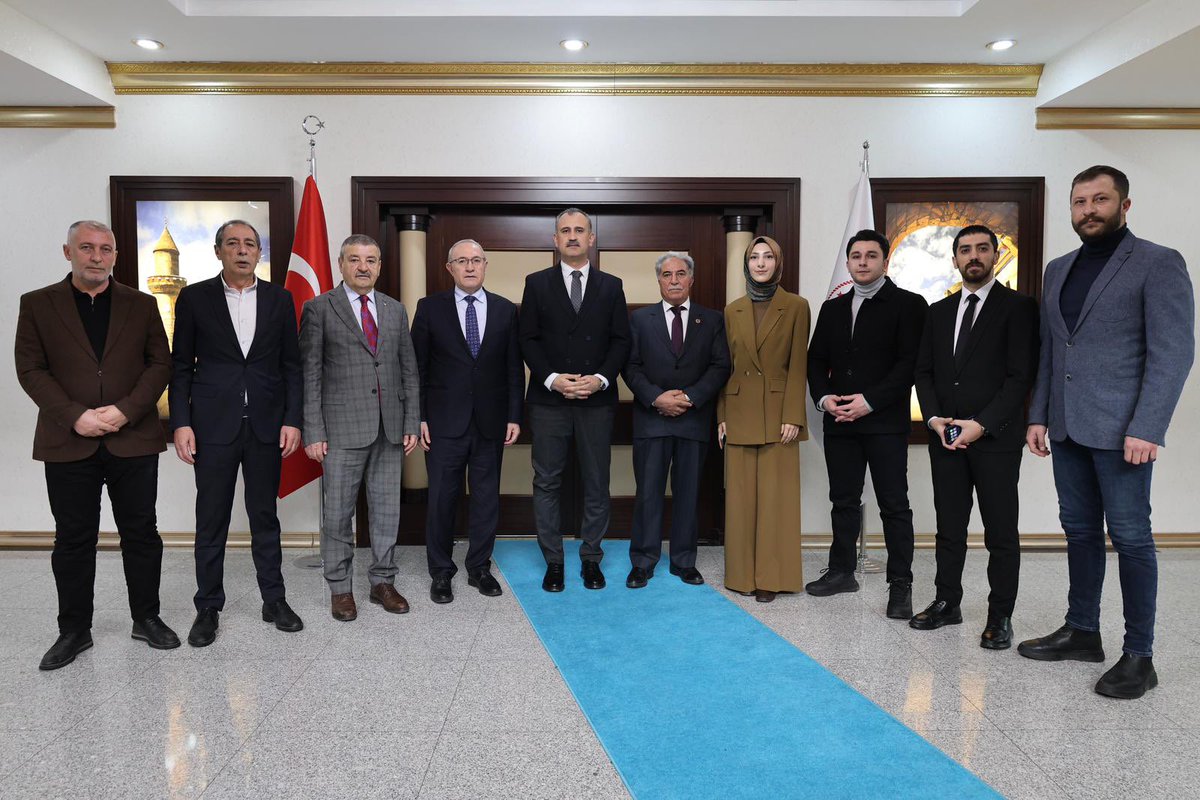 aslnn4's tweet photo. Milletvekilimiz Sn. Halil ÖZYOLCU ile beraber, Cumhurbaşkanımız Sn. Recep Tayyip ERDOĞAN’ın tensipleriyle Ağrı Valimiz olarak atanan Sn. Önder BOZKURT beye hayırlı olsun ziyareti gerçekleştirdik. 

İlimiz ve kendisi için hayırlı olmasını diliyorum. 

@haliloz04 @OnderBozkurt_ https://t.co/JXXKweUdXv