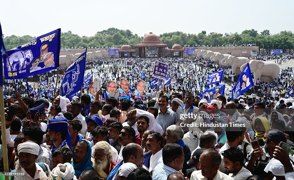 2027 में जो होगा वो इतिहास बन जाएगा। बहन जी पाँचवीं बार यूपी संभालेंगी, 2007 दोहराया जाएगा। बीजेपी की वो पुरानी सियासत अब नहीं टिकेगी और जाति-भेद की जड़ें भी हम मिटा देंगे। #2007KaDaur #बहनजीIsBack