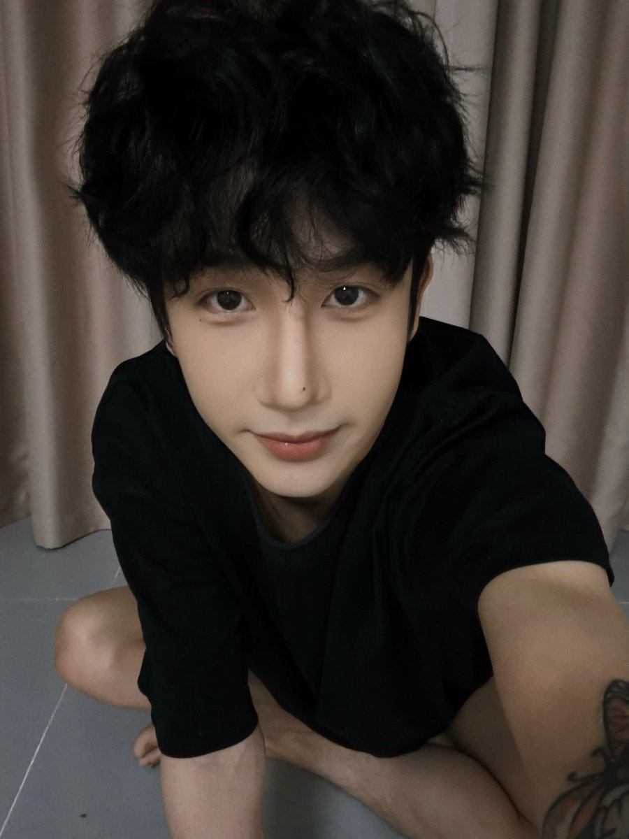 chenjian0702's tweet photo. 新年快乐吖 https://t.co/1k2Ophw9Vh