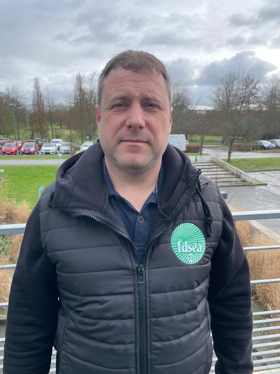 [#Syndical] Producteur de lait à Saint-Germain-le-Guillaume, Samuel Gouel vient d'être élu le nouveau président de la <a href="/fdsea53/">FDSEA53</a>. <a href="/FRSEA_PDL/">FRSEA_PdeL</a> <a href="/FRSEAOlait/">FRSEA Ouest section lait</a> <a href="/FNSEA/">La FNSEA</a> <a href="/FNPLait/">FNPL</a>