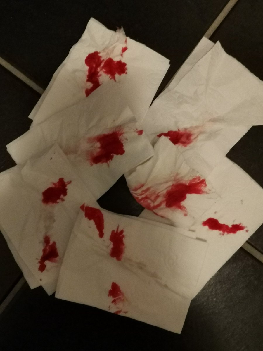ZeraEmpero's tweet photo. Relapse of me destroying my private parts and this isn't even close to all the blood I lost
#shtwt #selfharm https://t.co/Yk1XGNjQuE