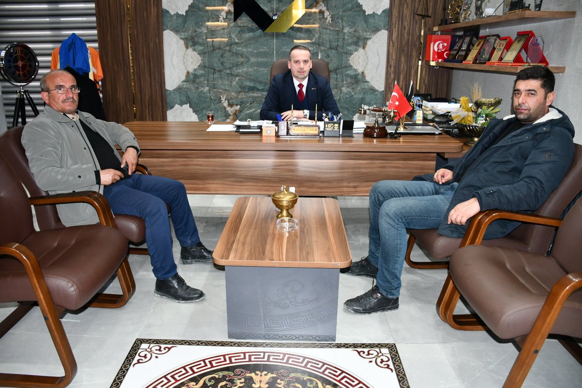 Akçadağ Kozluca Mahallesi Muhtarımız Sn. Vedat Akgün ve Bahri Mahallesi Muhtarımız Sn. Yusuf Duman’a nazik ziyaretleri için teşekkür ediyoruz.

#malatya #Akçadağ #muhtarlarımız #ortaksevdamızmalatya
🇹🇷🇹🇷🇹🇷