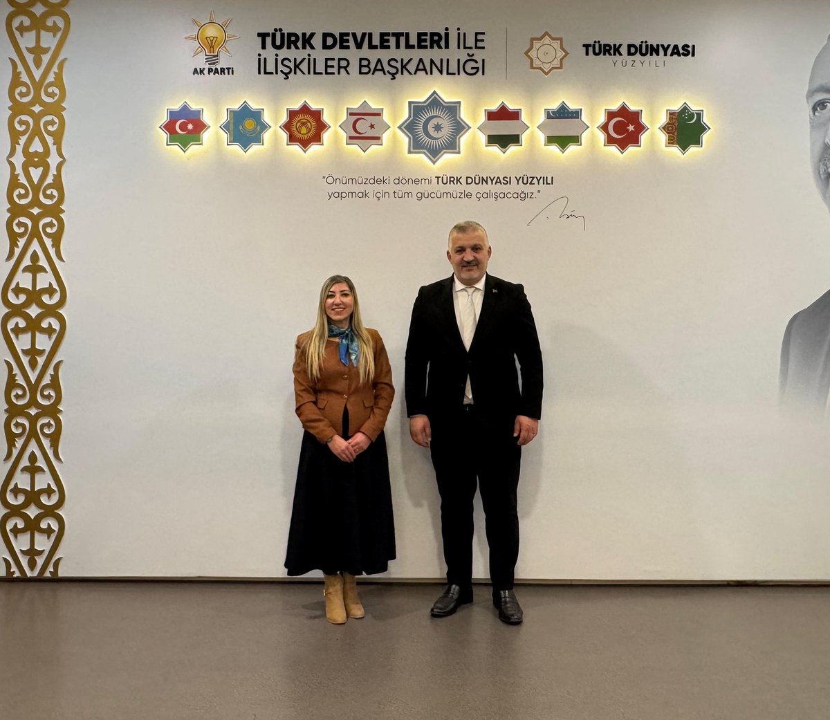Türk Devletleri ile İlişkiler Başkan Yardımcımız Sayın Cemile Kınacı Baran <a href="/CemileKinaci/">Cemile KINACI BARAN</a>  ile günün anısına. Ortak tarih, ortak hedef, ortak gelecek…

 Türk dünyası için birlikte çalışmaya devam. 🤝
<a href="/TurkDevYuzyili/">AK Parti Türk Devletleri İle İlişkiler Başkanlığı</a> 🇹🇷