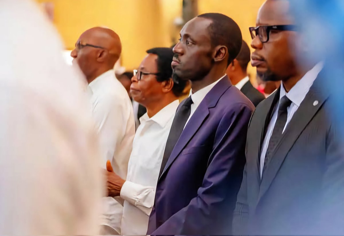 🔴 URGENT / Tensions politiques à Kinshasa — Prince Epenge exfiltré en urgence

Proche de Martin Fayulu, Prince Epenge a été évacué en urgence ce lundi 16 février 2026 par les forces de l’ordre, au siège de son parti ADD Congo, à la suite d’une attaque attribuée à des éléments de